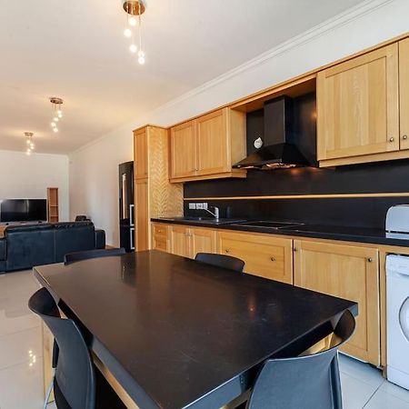 Comfortable Penthouse, Served With Lift, Wifi & Ac By 360 Estates Gzira Exterior foto